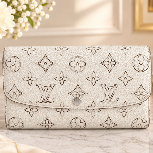 Louis Vuitton Mahina Iris Portefeuille Perforated Leather wallet